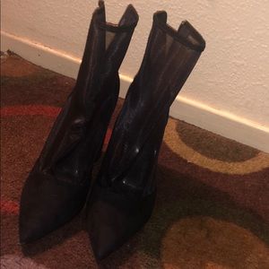 FOREVER 21 HEEL BOOTIES MUST GO !
